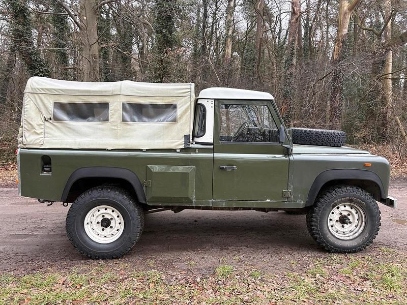 Gebraucht Land Rover Defender 113 PS (83 kW) 1990 Grün SUV