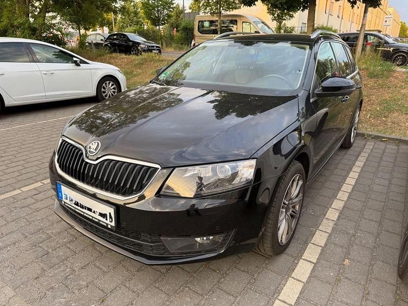 Schwarz Gebraucht 2014 Skoda Octavia Elegance Kombi | 8.099 € (Superpreis) - Bild 1/4