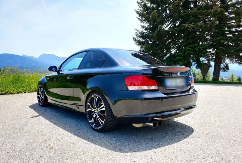 Gebraucht BMW 123 Performance 204 PS (150 kW) 2008 Schwarz Kleinwagen