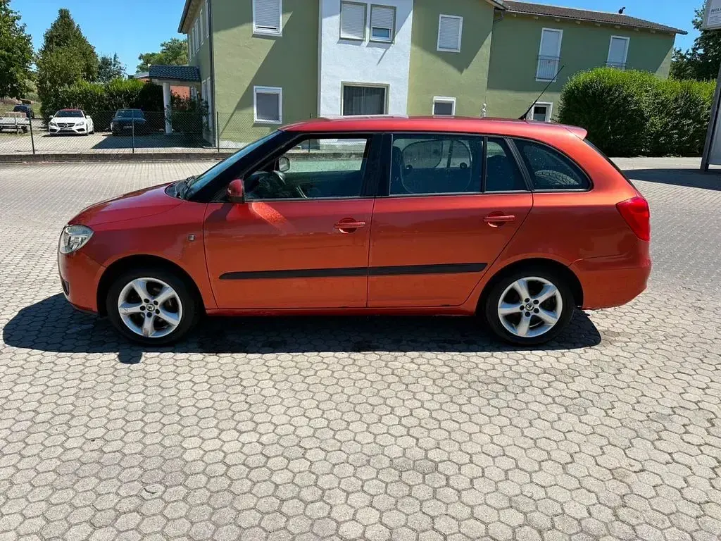 Gebraucht Skoda Fabia Ambiente 69 PS (50 kW) 2009 Orange Kombi