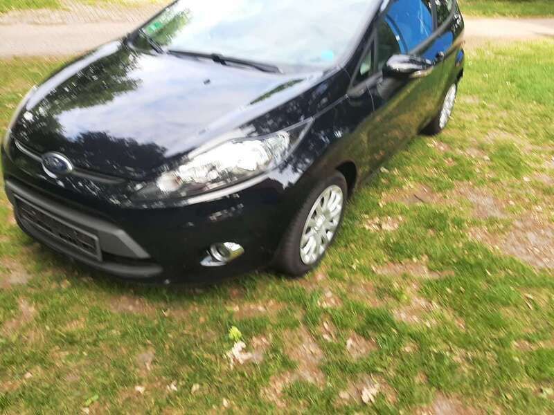Schwarz Gebraucht 2012 Ford Fiesta Trend Kleinwagen | 3.990 € (Fairer Preis) - Bild 1/4