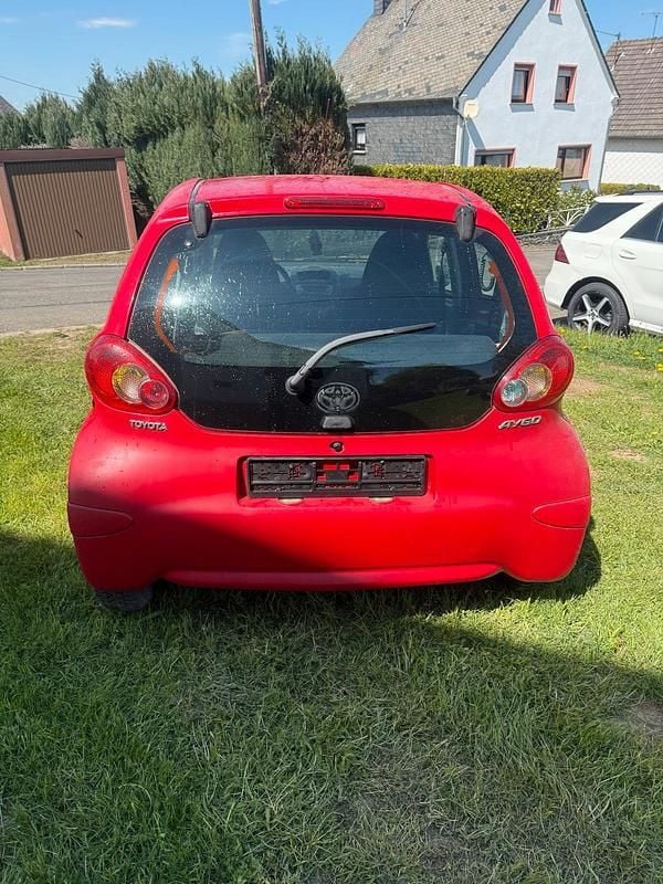 Brugt Toyota Aygo 68 HK (50 kW) 2006 Rød Hatchback