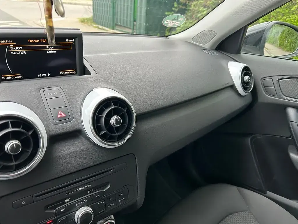 Gebraucht Audi A1 Sportback S-Line 86 PS (63 kW) 2015 Weiß Kleinwagen