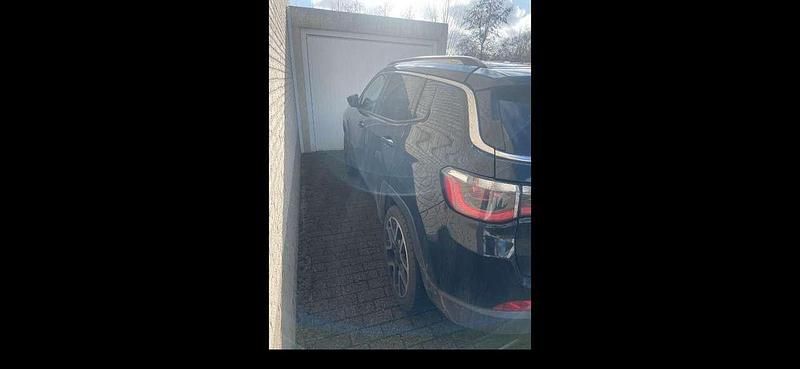 Gebraucht Jeep Compass Limited 140 PS (102 kW) 2018 Schwarz SUV