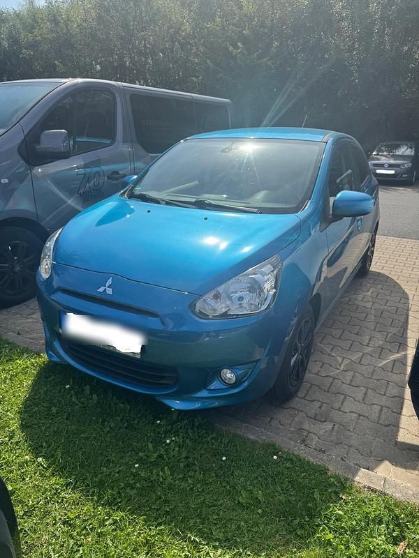 Blau Gebraucht 2015 Mitsubishi Space Star Limousine | 3.500 € (Fairer Preis) - Bild 1/4