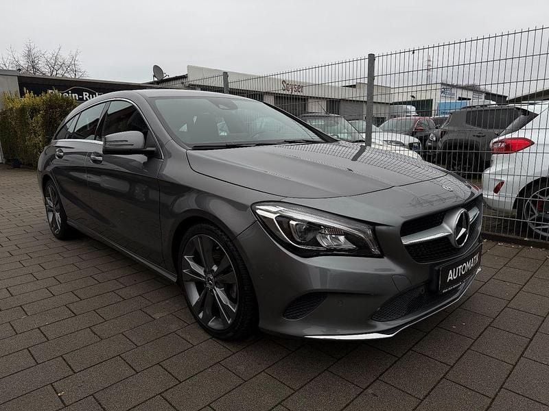Grau Gebraucht 2017 Mercedes CLA180 Shooting Brake Kombi | 19.980 € (Fairer Preis) - Bild 1/4
