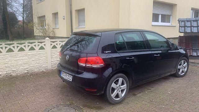 Gebraucht VW Golf VI Team 105 PS (77 kW) 2010 Deep black perleffekt Kleinwagen