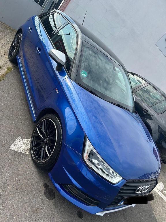 Blau Gebraucht 2018 Audi A1 Sportback Design Kleinwagen | 12.000 € (Superpreis) - Bild 1/4