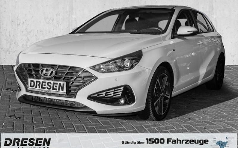 Weiß Gebraucht 2023 Hyundai i30 Trend Kombi | 17.940 € (Guter Preis) - Bild 1/4