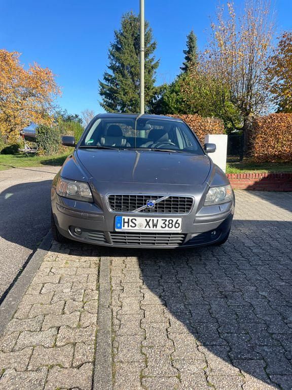 Grau Gebraucht 2004 Volvo S40 Limousine | 6.500 € (Teuer) - Bild 1/4