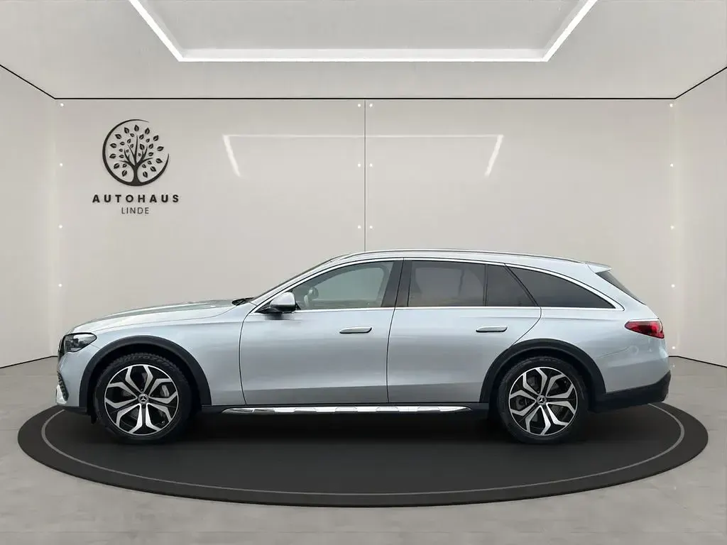 Gebraucht Mercedes E450 Avantgarde 367 PS (269 kW) 2024 Silber Kombi
