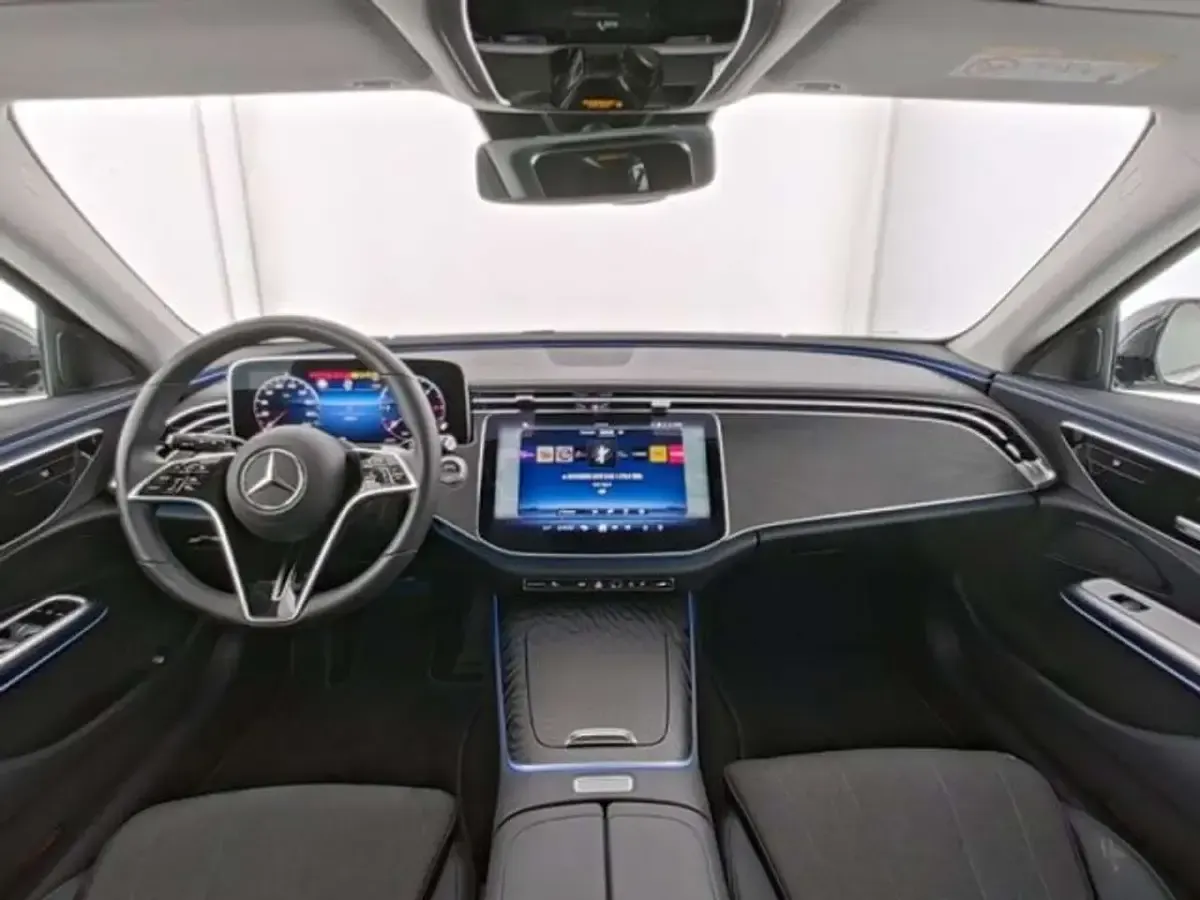 Gebraucht Mercedes E220 Advanced 197 PS (144 kW) 2025 Lack graphitgrau Kombi