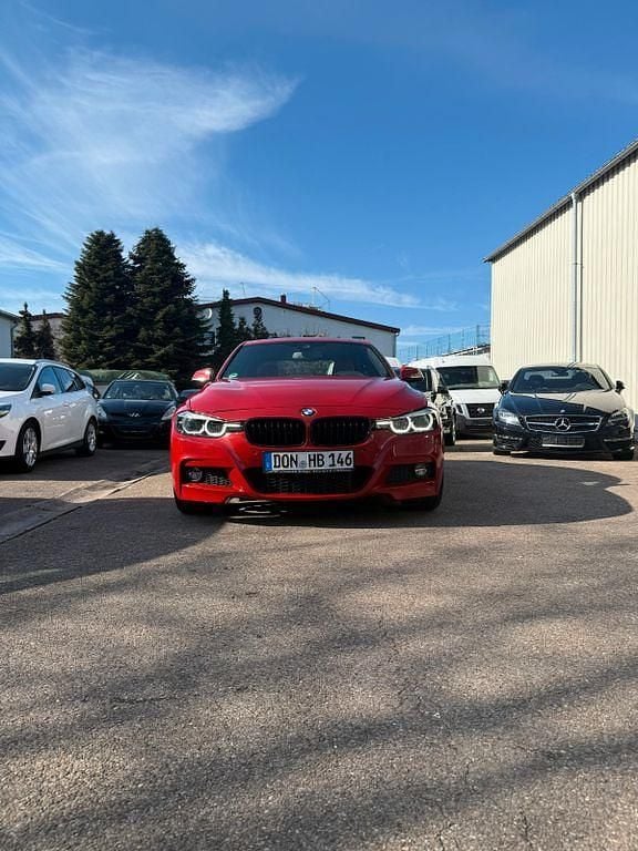 Gebraucht BMW 330 M Sport 252 PS (185 kW) 2018 Rot Limousine