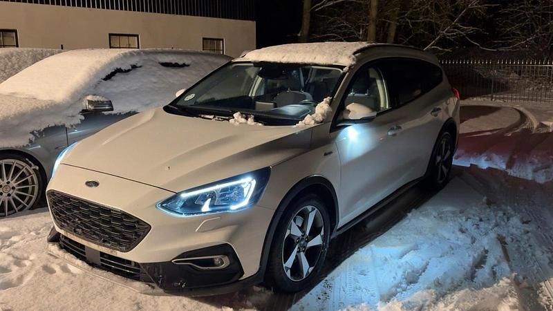 Weiß Gebraucht 2020 Ford Focus Active X Kombi | 6.900 € (Guter Preis) - Bild 1/3