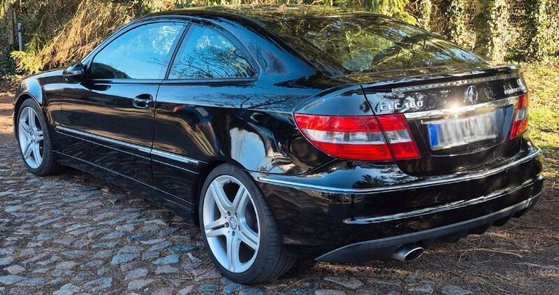 Schwarz Gebraucht 2010 Mercedes CLC180 Kleinwagen | 6.490 € (Guter Preis) - Bild 1/4