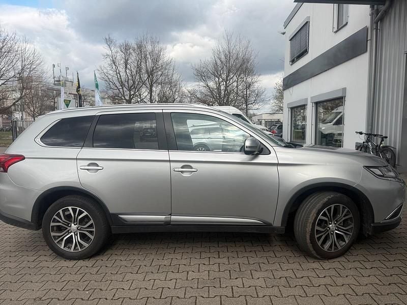 Gebraucht Mitsubishi Outlander Top 150 PS (110 kW) 2018 Grau SUV