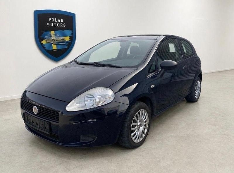 Gebraucht Fiat Grande Punto Basis 69 PS (50 kW) 2011 Blu lancia/suggestivo/fontana Kleinwagen