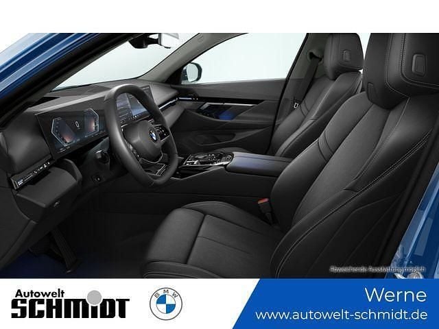 Gebraucht BMW 520 Sport Line 197 PS (144 kW) 2025 Blau Limousine