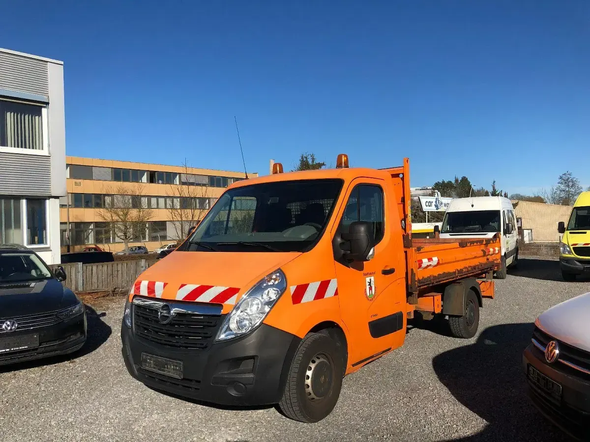 Gebraucht Opel Movano 145 PS (106 kW) 2012 Orange Van / Kleinbus