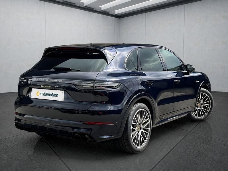 Second-hand Porsche Cayenne 462 CP (339 kW) 2022 Albastru SUV