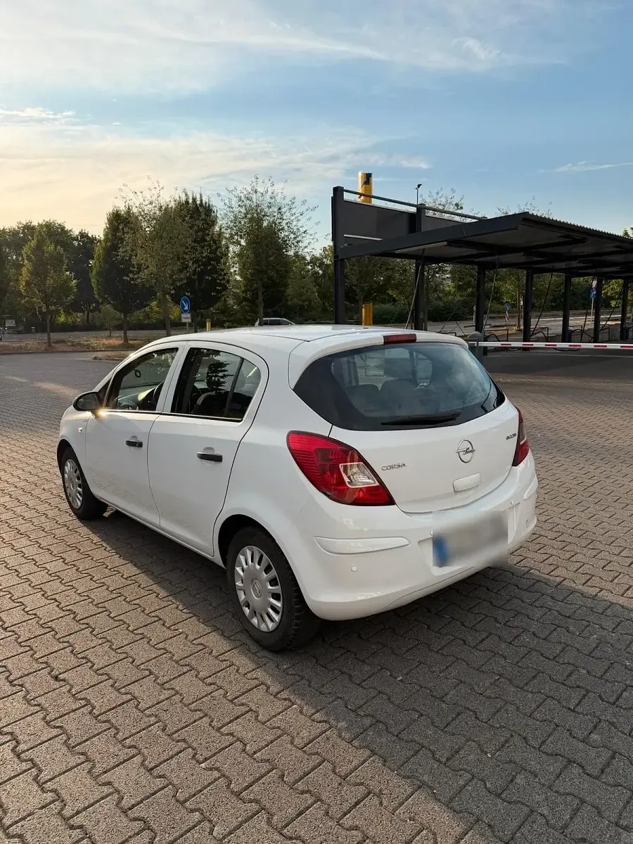 Gebraucht Opel Corsa 60 PS (44 kW) 2009 Weiß Kleinwagen