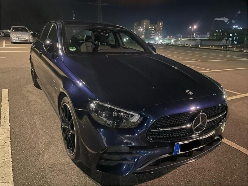 Blau Gebraucht 2023 Mercedes E400 AMG Limousine | 64.999 € (Etwas zu teuer) - Bild 1/4