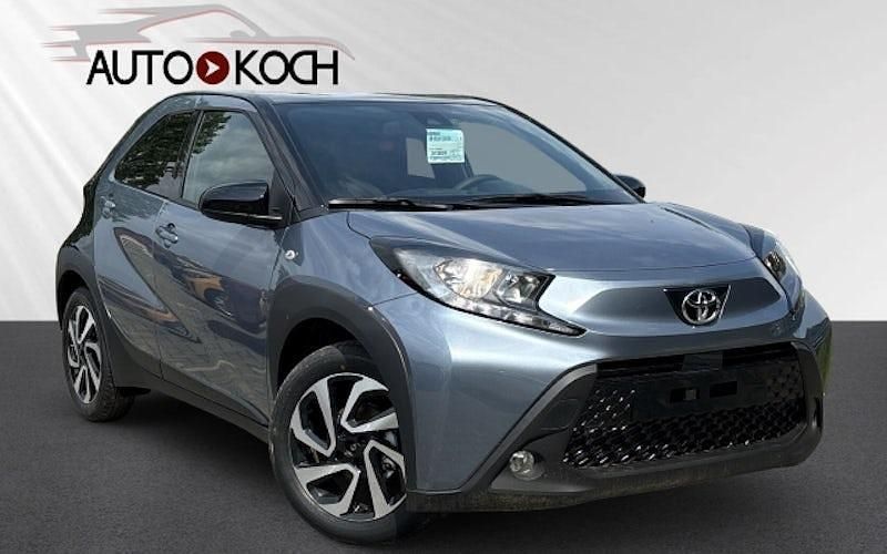 Grau Neu 2024 Toyota Aygo Team Kleinwagen | 16.690 € - Bild 1/4