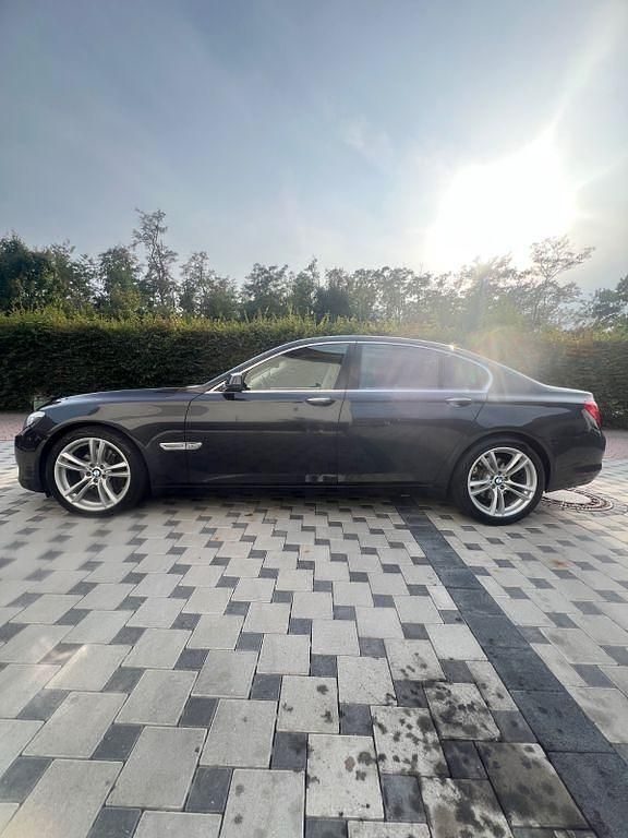 Gebraucht BMW 740 Performance 306 PS (225 kW) 2011 Schwarz Limousine