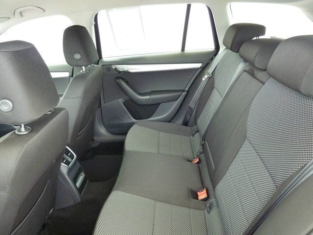 Gebraucht Skoda Octavia Ambition 150 PS (110 kW) 2014 Schwarz metallic Kombi