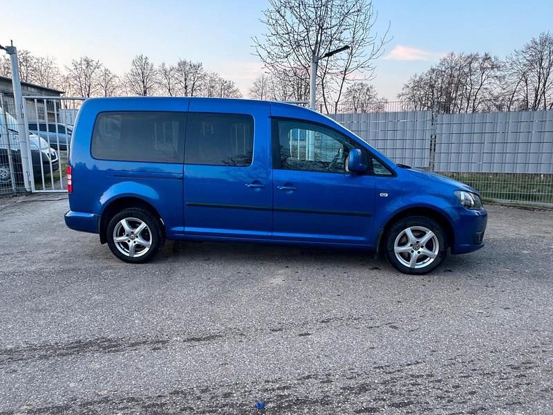 Second-hand VW Caddy Maxi 102 CP (75 kW) 2011 Albastru Monovolum