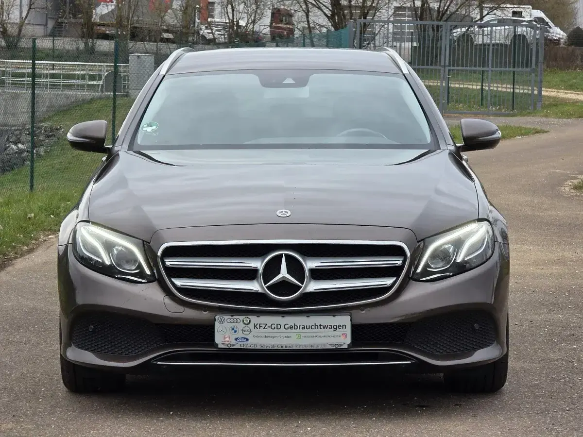 Gebraucht Mercedes E220 194 PS (142 kW) 2017 Braun Kombi