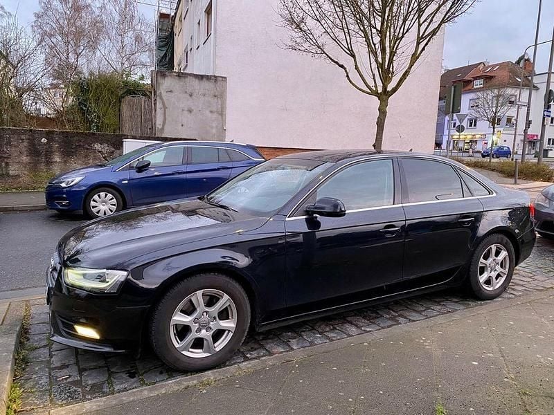 Gebraucht Audi A4 Ambiente 170 PS (125 kW) 2012 Schwarz Limousine