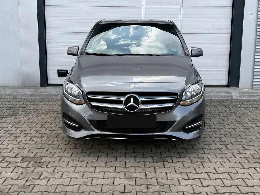 Gebraucht Mercedes B200 136 PS (100 kW) 2016 Grau Kleinwagen