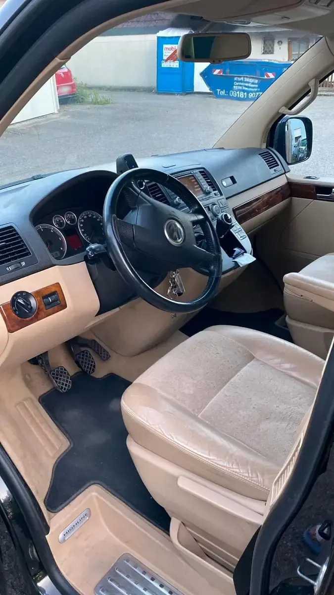 Gebraucht VW Multivan 174 PS (127 kW) 2004 Schwarz Van / Kleinbus