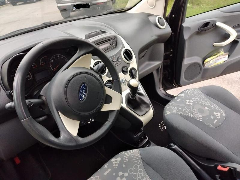 Gebraucht Ford Ka Cool & Sound Edition 69 PS (50 kW) 2015 Schwarz Kleinwagen