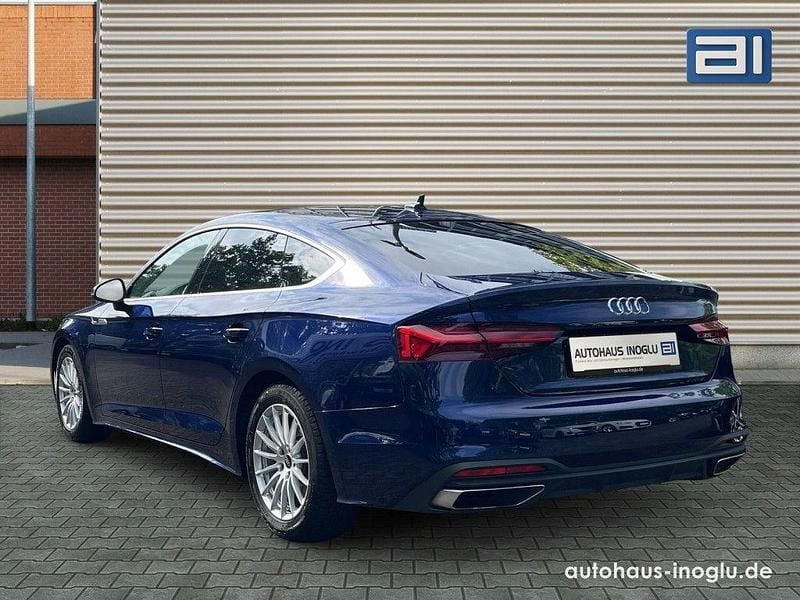 Gebraucht Audi A5 Basis 163 PS (119 kW) 2023 Blau navarrablau metallic (metallic) Coupé