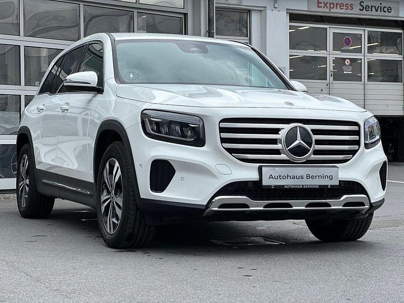 Polarweiss unilack Gebraucht 2024 Mercedes GLB220 SUV | 39.800 € (Superpreis) - Bild 1/4