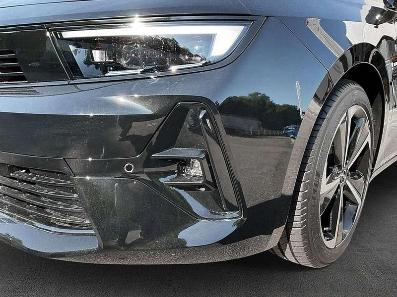 Neu Opel Astra 136 PS (100 kW) 2025 Schwarz Limousine