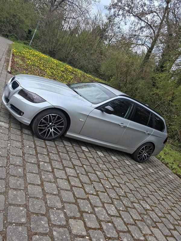 Gebraucht BMW 318 2012 Silber Kombi