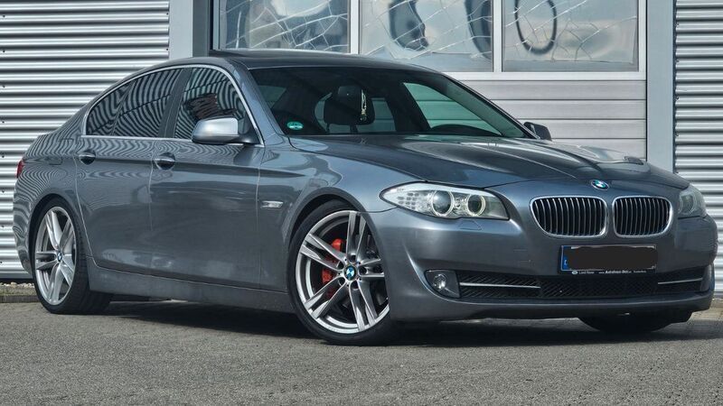 Grau Gebraucht 2012 BMW 530 Performance Limousine | 7.000 € (Superpreis) - Bild 1/4
