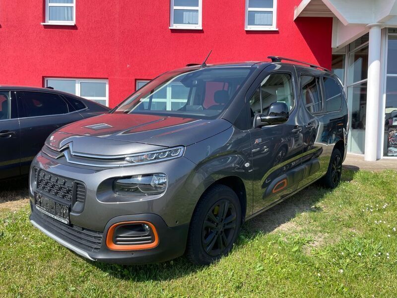 Platiniumgrau/typ au Gebraucht 2023 Citroën Berlingo Feel Van / Kleinbus | 29.980 € (Etwas zu teuer) - Bild 1/4