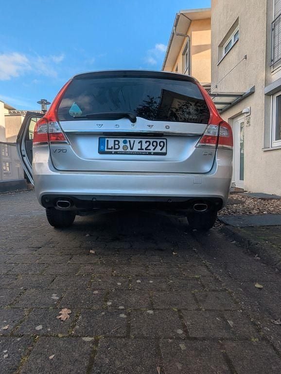 Gebraucht Volvo V70 Momentum 181 PS (133 kW) 2014 Silber Kombi