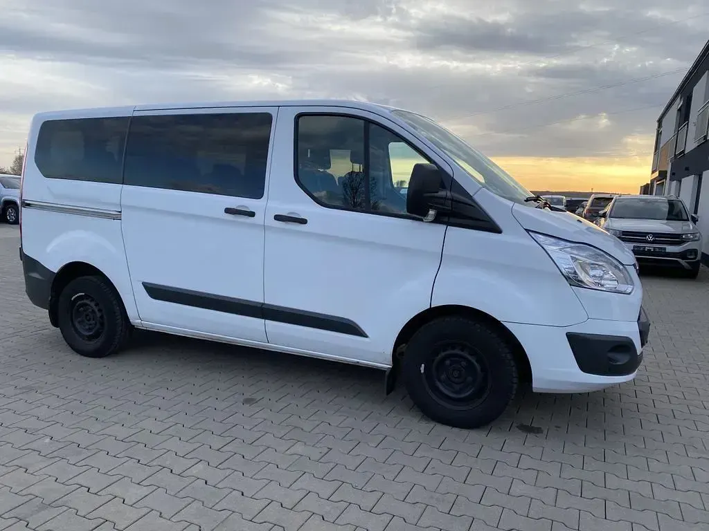 Gebraucht Ford Tourneo Custom Trend 131 PS (96 kW) 2017 Weiß Van