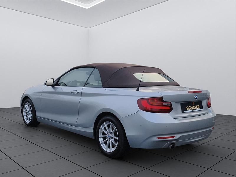 Gebraucht BMW 218 Sport Line 136 PS (100 kW) 2017 Silber metallic Cabrio