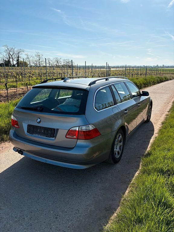 Gebraucht BMW 525 192 PS (141 kW) 2005 Grau Kombi