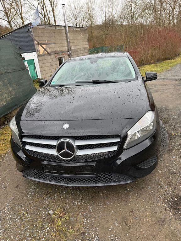Gebraucht Mercedes A180 Edition 122 PS (89 kW) 2014 Schwarz Limousine