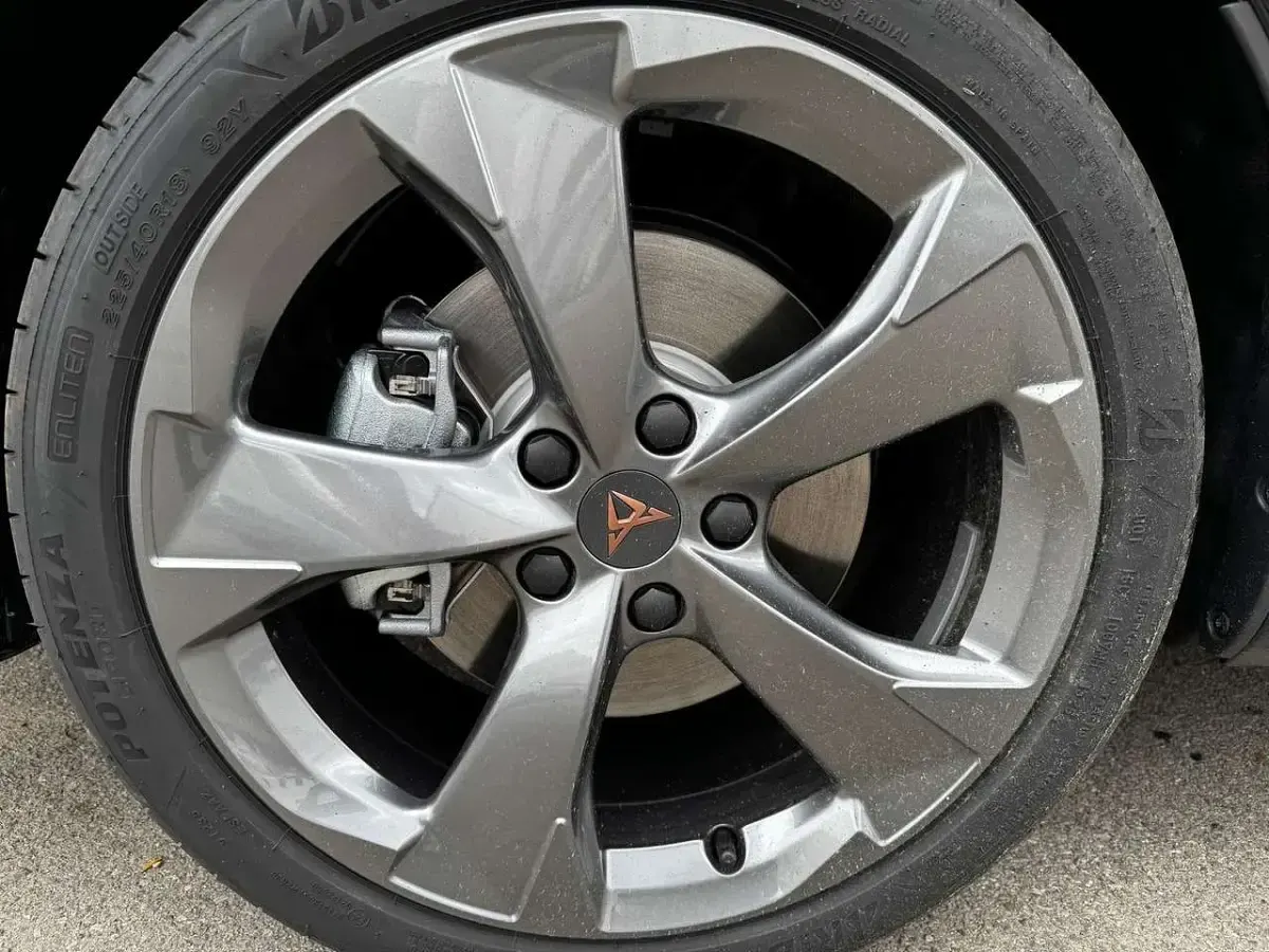 Neu Cupra Leon 204 PS (150 kW) 2026 Midnightschwarz metallic Kombi
