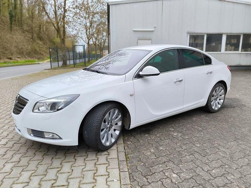 Gebraucht Opel Insignia 140 PS (102 kW) 2011 Weiß Limousine
