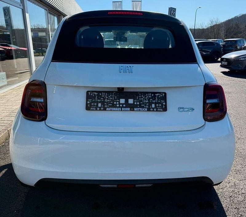 Gebraucht Fiat 500e Icon 86 kW (118 PS) 2022 Weiß Cabrio