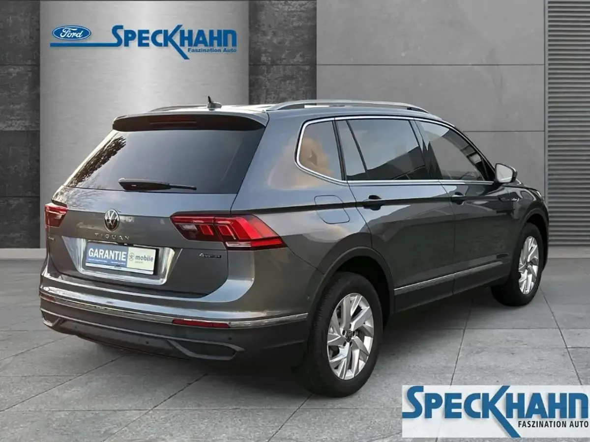 Gebraucht VW Tiguan Allspace Life 190 PS (139 kW) 2024 Platinum grey metallic SUV